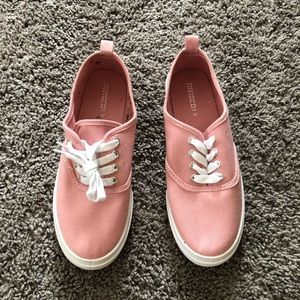 Pink H&M tennis shoes size 8 brand new never worn